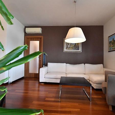 City Penthouse Vita Pula Buitenkant foto