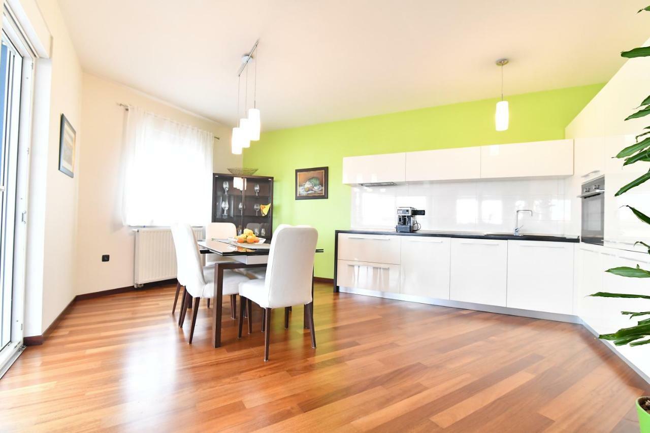 City Penthouse Vita Pula Buitenkant foto